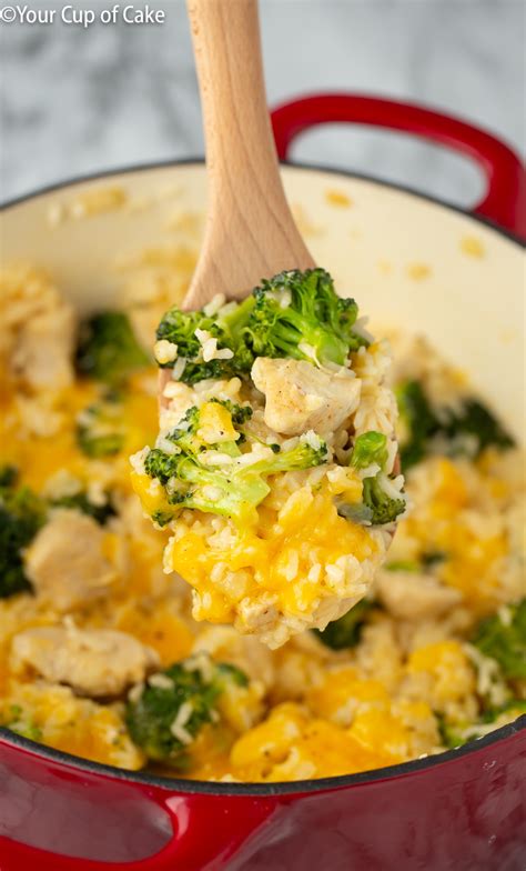 one pot cheesy chicken rice and broccoli.